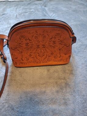 Sam And Hadley Embroidered Floral Crossbody Bag in Cognac Brown